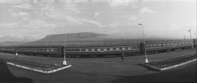 Поезд у платформы станции «Лена», 1974 год, Иркутская обл., г. Усть-Кут