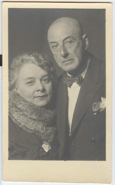 Супружеская пара в день юбилея свадьбы, 22 октября 1934