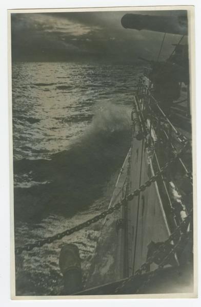 Военный корабль на закате, 1941 год, Украинская ССР, г. Севастополь