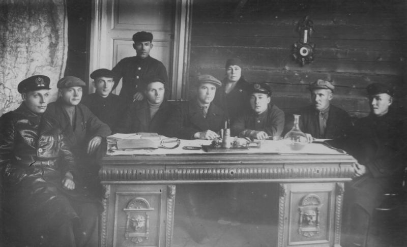 Члены бюро парторганизации пристани 1-го разряда СЗРП, 1931 год, г. Череповец и Череповецкий район