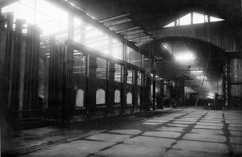Интерьер заводского цеха, 1920-е