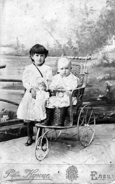 Фотография детей, 1900-е, Орловская губ., г. Елец