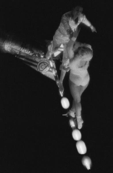 «Торпеда». Воздушные гимнасты Валентина и Михаил Дукласс, 1940 год, г. Москва