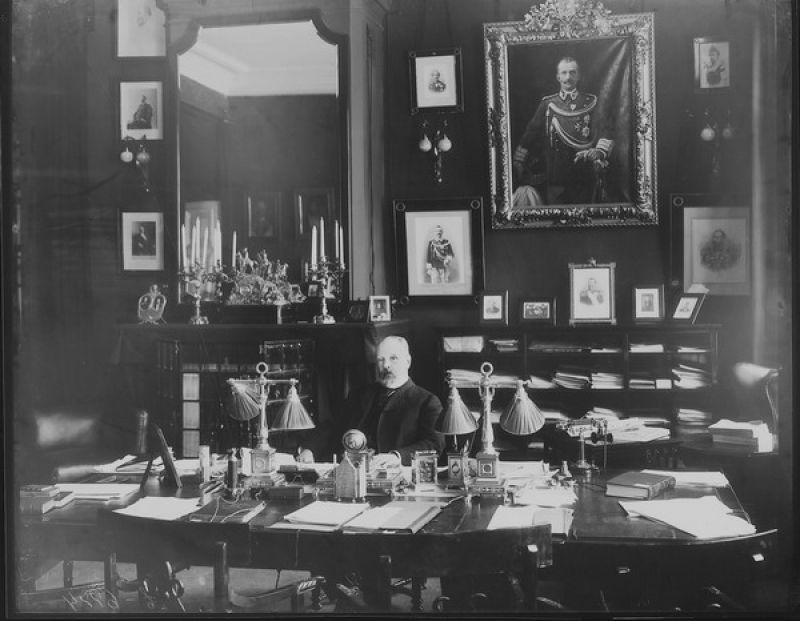 Сергей Витте в кабинете за письменном столом, 1905 год, г. Санкт-Петербург