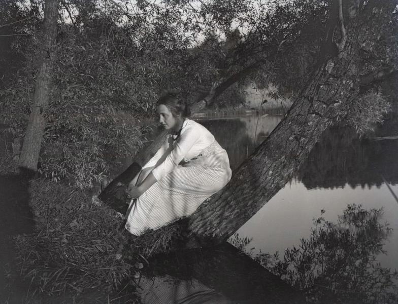 Женщина у водоема, 1911 год