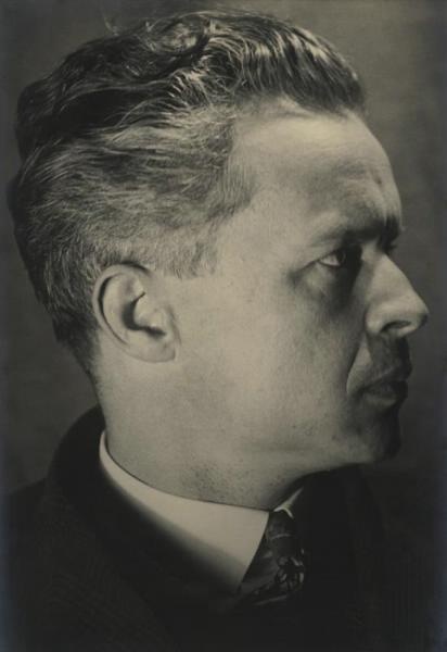 Кинорежиссер Александр Довженко, 1930 год. Видео «Роберт Диамент» с этой фотографией.