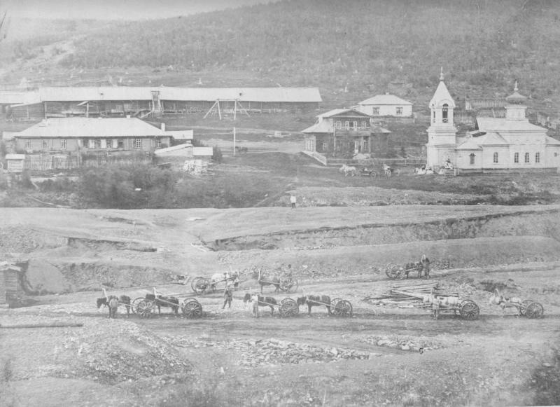 Деревня у подножья сопки, 1890-е, Сибирь