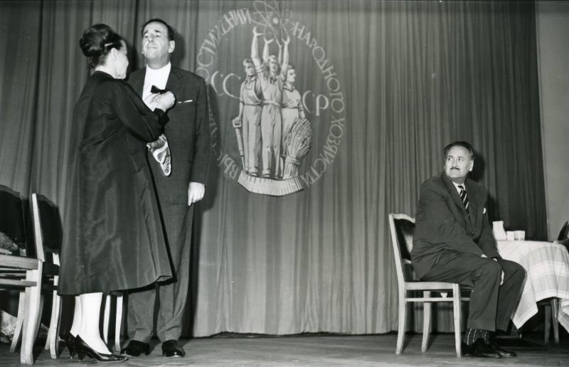 Выступление Веры Марецкой и Ростислава Плятта на ВДНХ, 1960-е, г. Москва