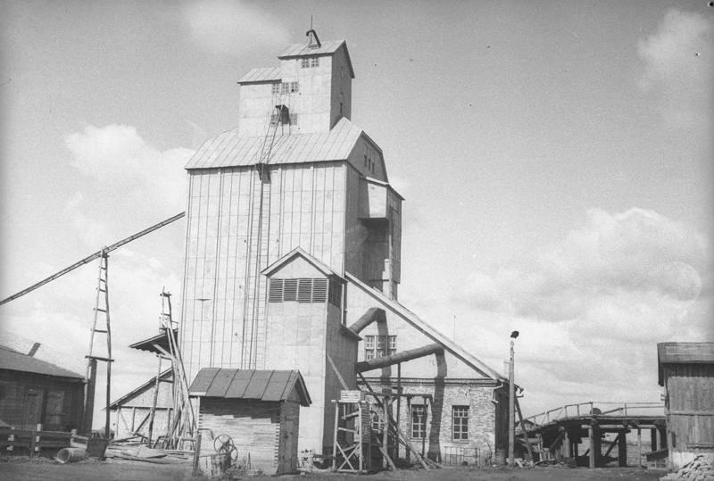 Колхозный элеватор, 1938 год, Куйбышевская обл.. Ныне Самарская область.