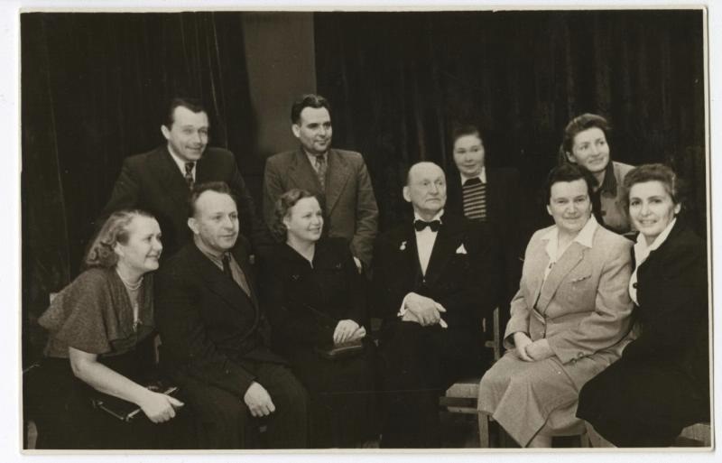 Александр Вертинский среди работников Всесоюзного радио, 1956 год