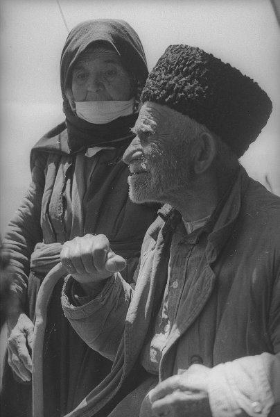 Пожилая супружеская пара, 1960-е, Армянская ССР. Выставка «Супруги ХХ века» с этой фотографией.