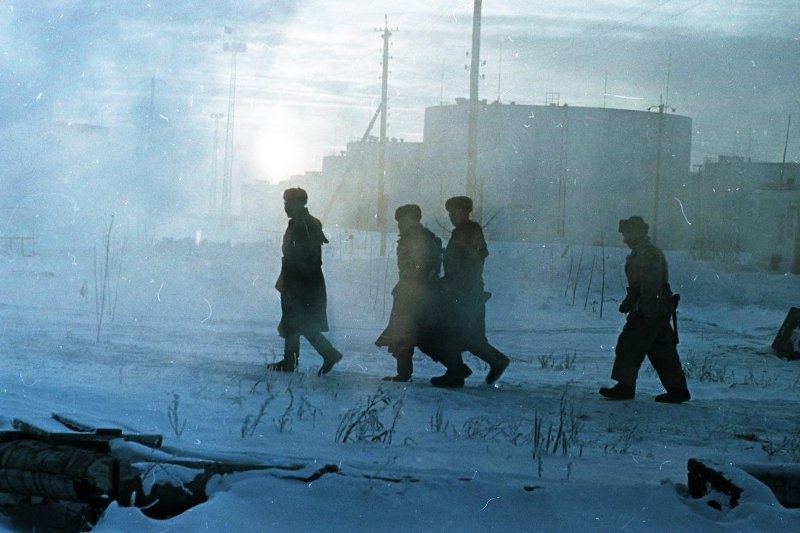 Новый Сокур. -39 градусов, 1961 год, Новосибирская обл., пос. Новый Сокур. Выставка «На морозе» с этой фотографией.