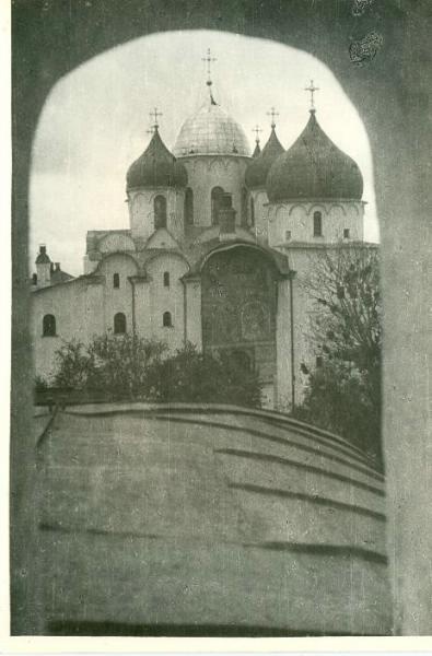 Собор Софии Премудрости Божией. Фрагмент западного фасада, 1930-е, г. Новгород