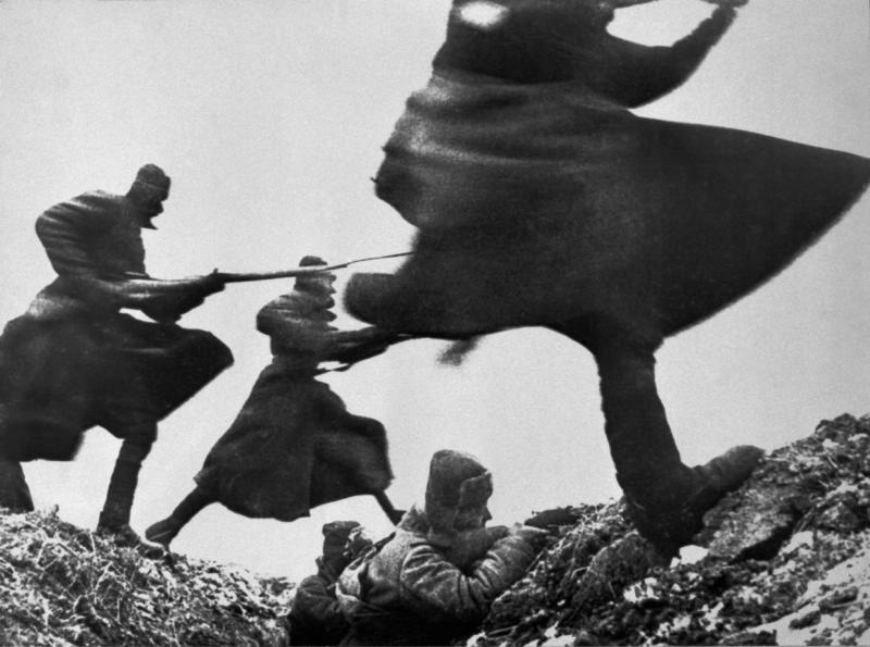Атака, 1941 год. Выставка «Великая Отечественная. Путь к Победе»,&nbsp;видео «Дмитрий Бальтерманц» с этим снимком.