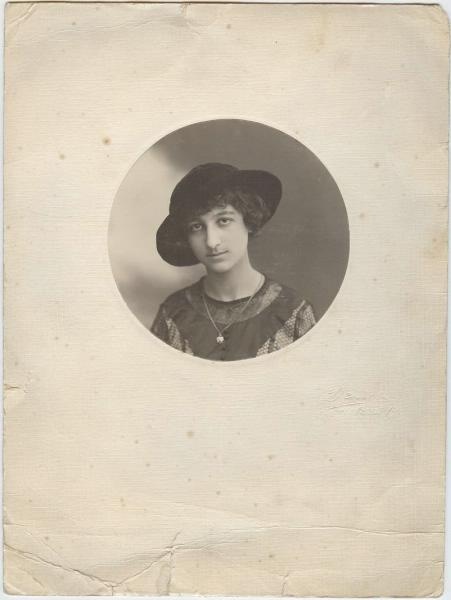 Женский портрет, 1920-е, г. Ленинград