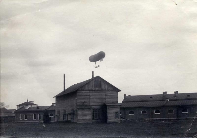 Дирижабль в полете, 1910-е