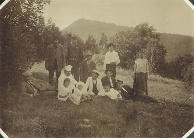 Отдых на лесной поляне, 1905 - 1915