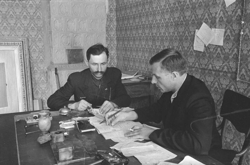 Сотрудники биржи труда, 2 августа 1940 - 31 декабря 1940, Молдавская ССР, г. Кишинев