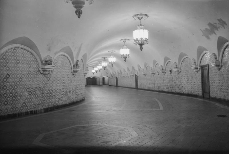 Переход на станции «Комсомольская» Московского метрополитена, 1950-е, г. Москва