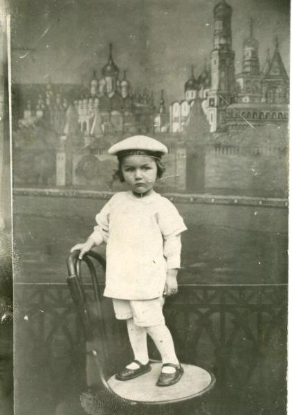 Олег Жагар в матросском костюме, 25 мая 1924, г. Москва