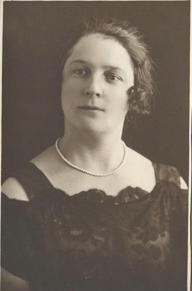 Портрет женщины, 1920-е