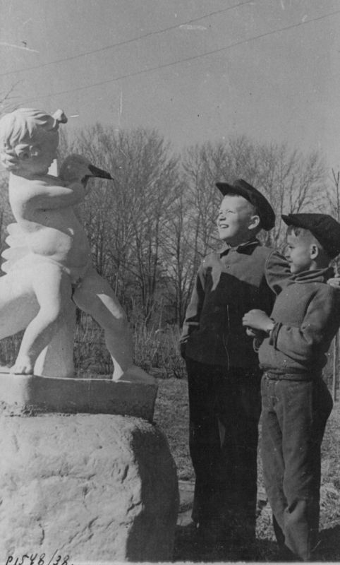 На детской площадке сада культуры и отдыха, 1941 год, г. Череповец и Череповецкий район