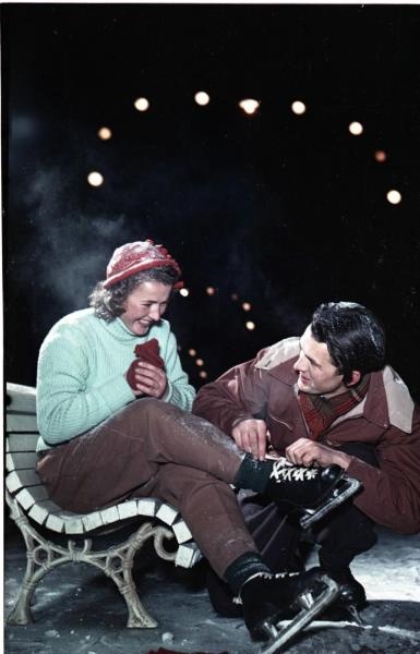 На катке, 1950-е. Выставки&nbsp;«На коньках», «Чудеса на льду. Искусство и спорт»&nbsp;и «Счастливые люди Всеволода Тарасевича» с этой фотографией. 