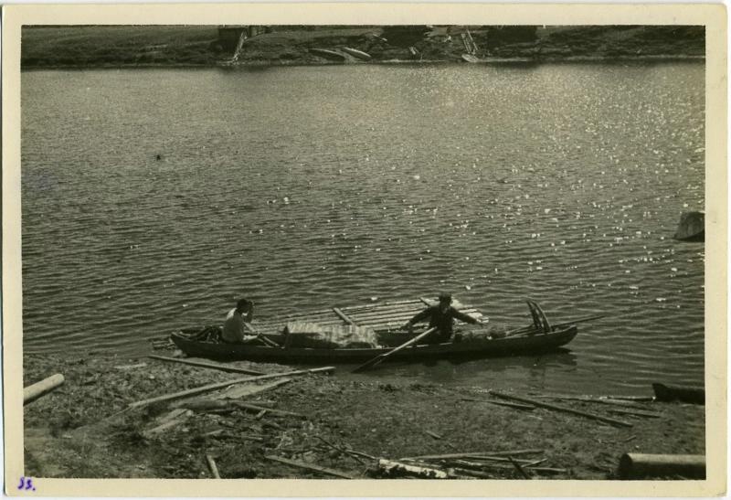 Местные жители отправляются на сенокос, 1920-е