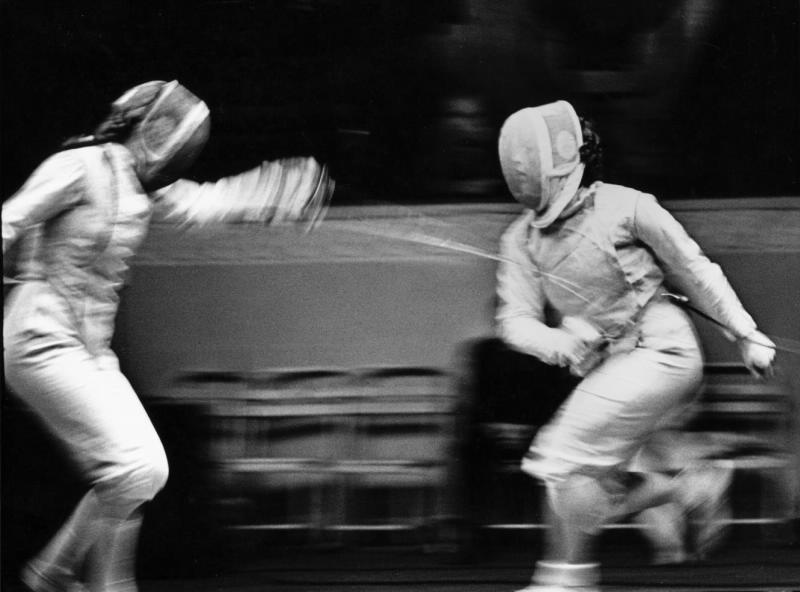 «На рапирах», 1954 год. Выставка «О спорт – ты мир!» с этой фотографией.