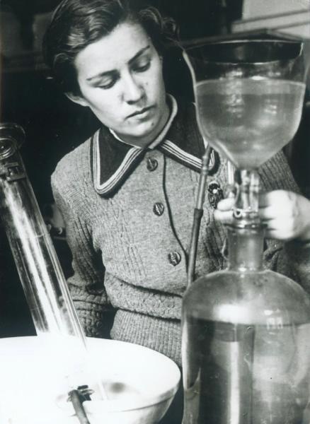 МГУ. В лаборатории, 1937 год, г. Москва