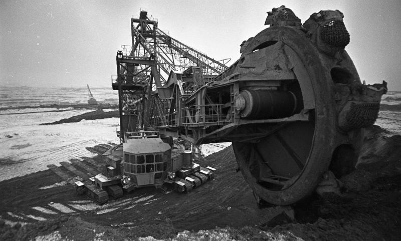 Курская магнитная аномалия, 1970-е, Курская обл.. Роторный экскаватор производства ГДР.