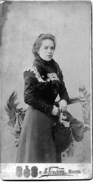 Фотография молодой женщины, 1880-е, г. Москва
