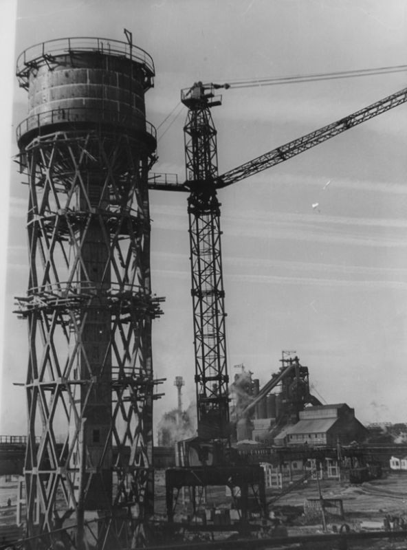 Водонапорная башня из сборного железобетона, построенная на ЧМЗ, – первая в СССР, март 1959, г. Череповец и Череповецкий район