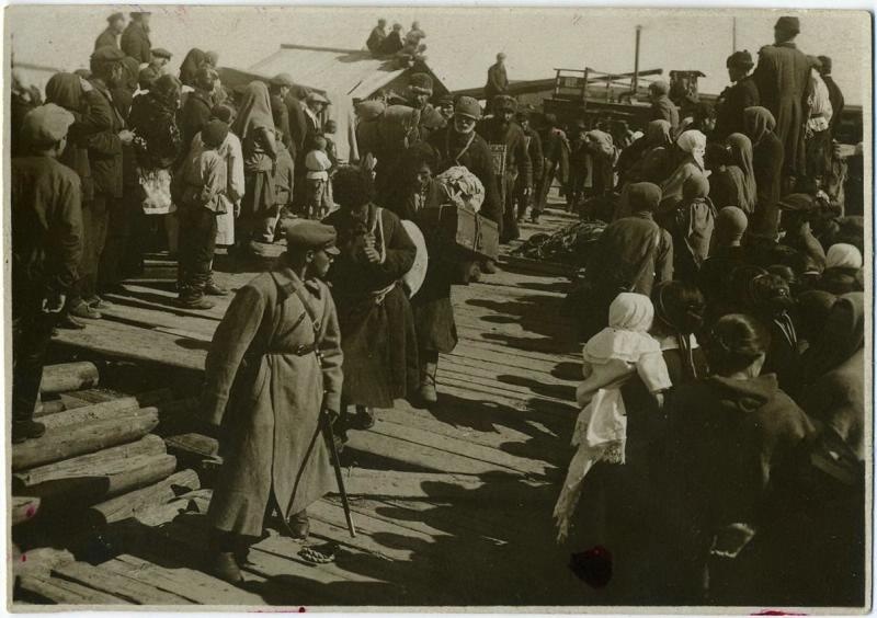 Высадка ссыльно-поселенцев в Березове, 1930-е