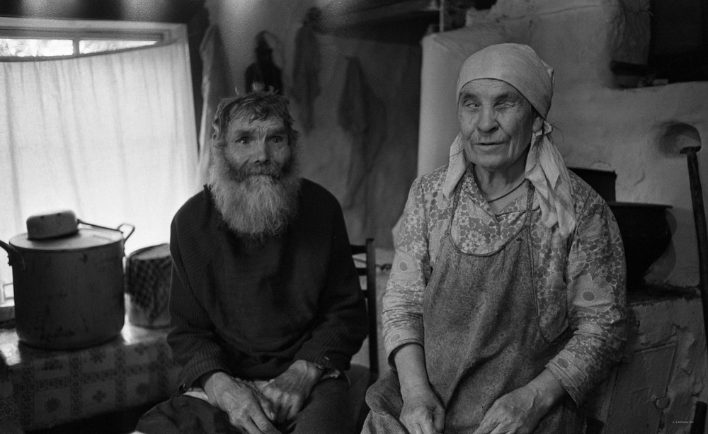 «Старик со своею старухой», 1990 год, Горно-Алтайская АО, Уймонская долина, с. Мульта. Выставка «Лучшие фотографии. У печи» с этим снимком.&nbsp;