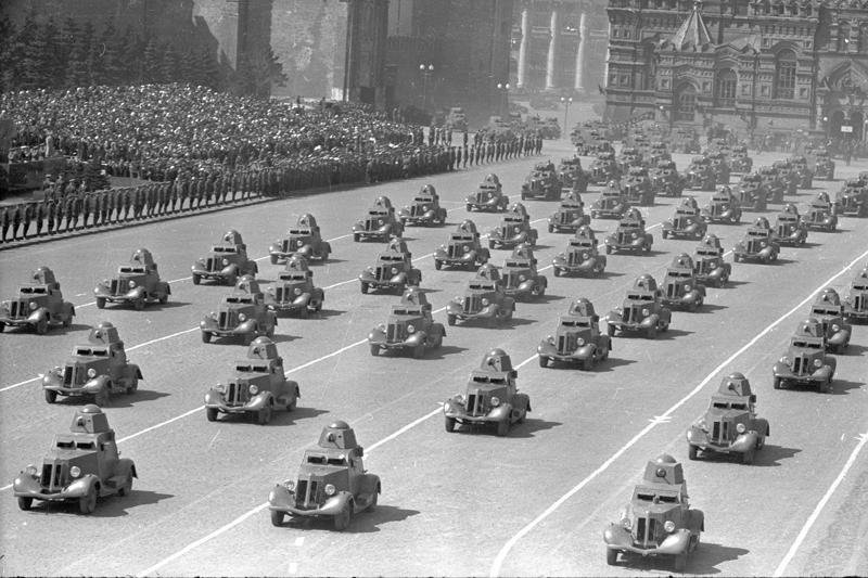 Военный парад, 1940 год, г. Москва. Выставка «Кто с мечом к нам придет…» с этой фотографией.