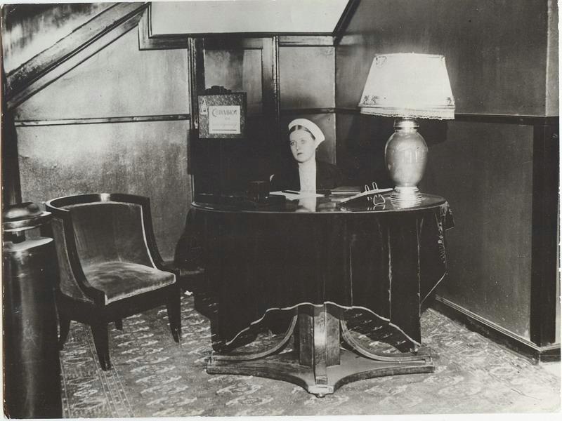Стол справок, 1930-е