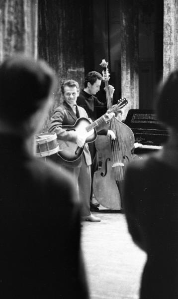 Инструментальный ансамбль на сцене, 1963 - 1964, г. Москва