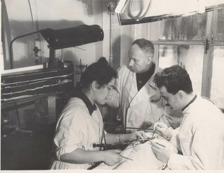 Во время операции, 1940-е