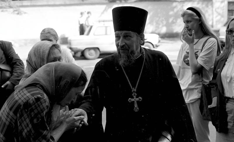 Священнослужитель, участник церемонии открытия памятника великой княгине Елизавете Федоровне, 24 августа 1990, г. Москва