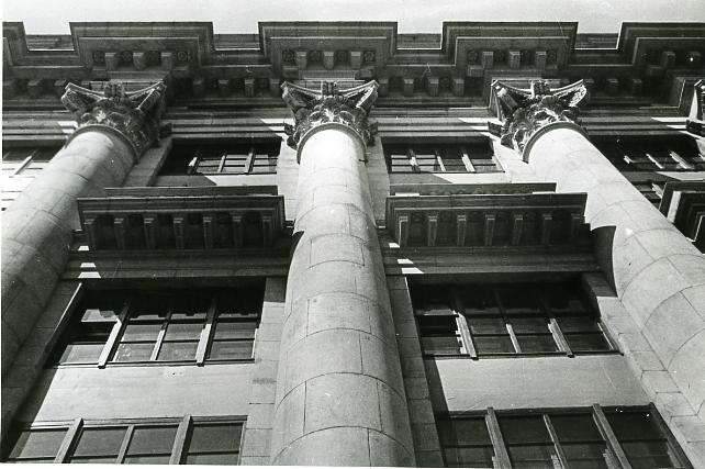 Фасад с колоннами композитного ордера, 1930-е