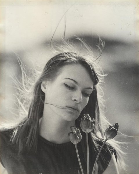 Актриса и кинорежиссер Джемма Фирсова, 1970-е, г. Москва. Выставка «Ветер крепчает» с этой фотографией.