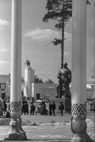 ВСХВ. Памятник В.И. Чапаеву, 1939 год, г. Москва