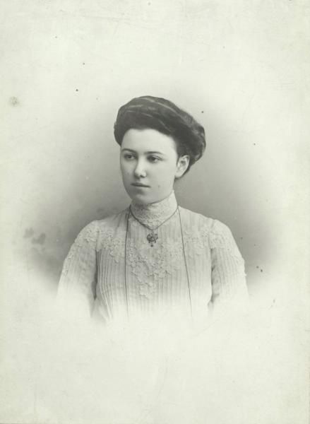 Женский портрет, 1891 - 1909, г. Санкт-Петербург