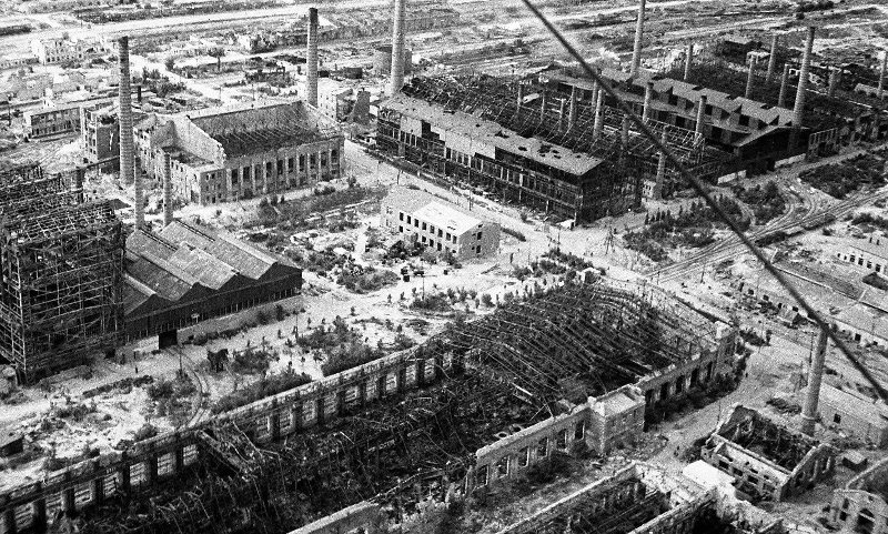 Руины завода «Баррикады», 1943 год, г. Сталинград. Видеовыставка «Владислав Микоша» с этой фотографией.