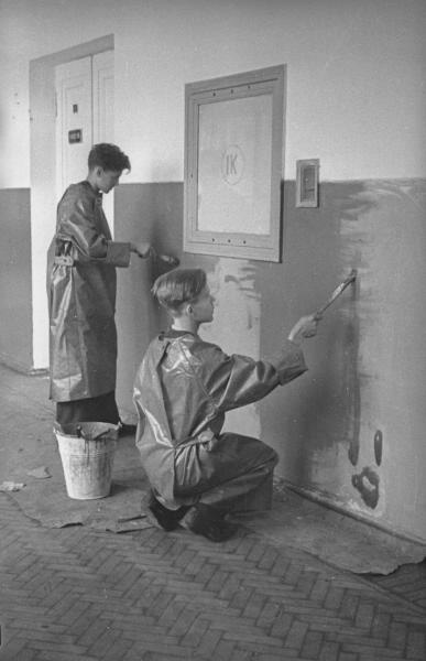 Подготовка школы к новому учебному году, 1942 год
