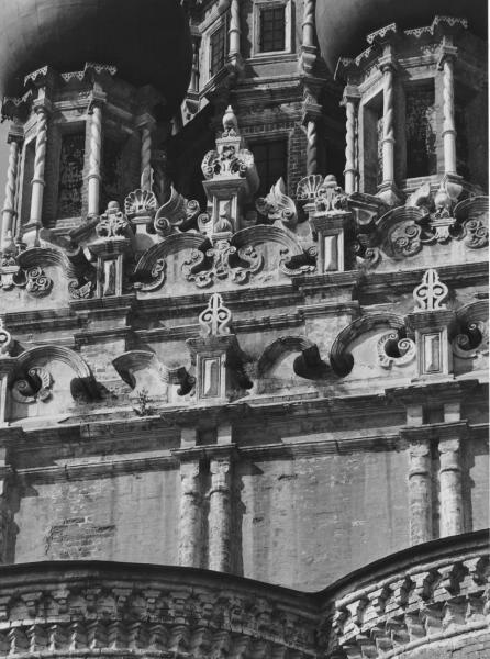 Церковь Воскресения в Кадашах, 1970-е, г. Москва. Выставка «Архитектура, фасады, детали. Фотографии Алексея Александрова» с этой фотографией.&nbsp;