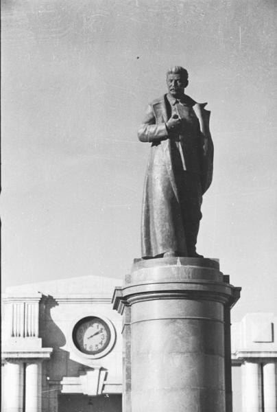 Памятник Иосифу Сталину, 1937 год, г. Магнитогорск