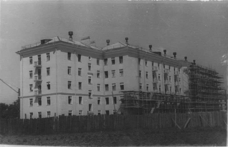 Женское общежитие в Череповце, октябрь 1953, г. Череповец