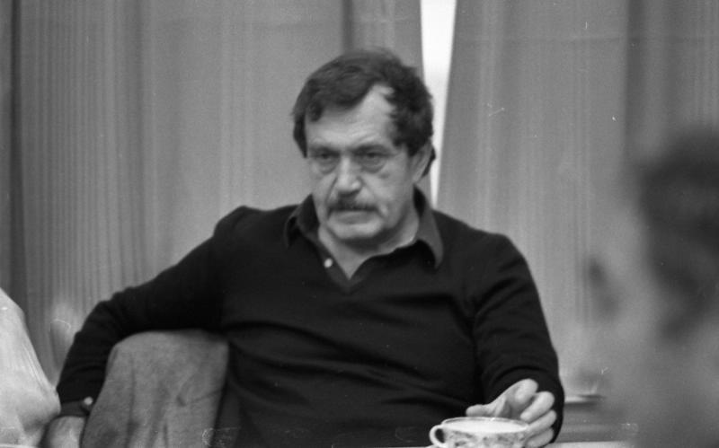 Василий Аксенов в редакции журнала «Юность», 1990 год, г. Москва